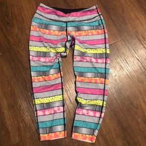 Ivivva cropped stripe legging